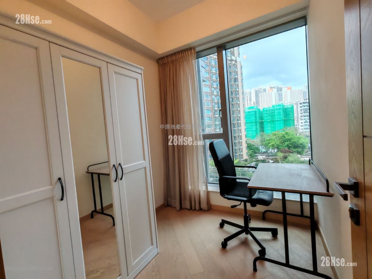 Grand Central Sell 2 Bedrooms , 1 Bathroom 597 ft²