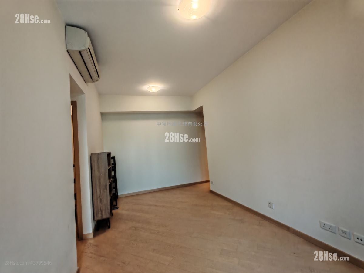 Grand Central Sell 2 Bedrooms , 1 Bathroom 597 ft²