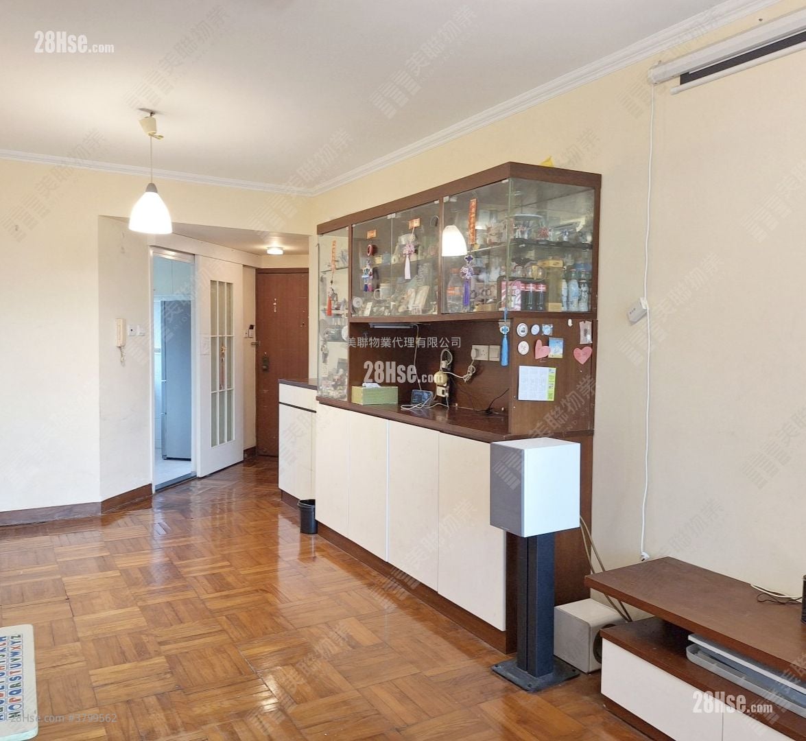 雅典居 售盘 3 房 , 2 浴室 727 平方尺