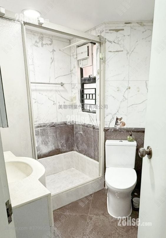 雅典居 售盘 3 房 , 2 浴室 727 平方尺