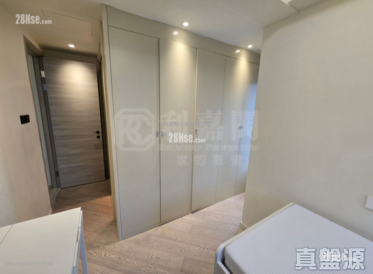 Fleur Pavilia Sell 3 Bedrooms 1,066 ft²