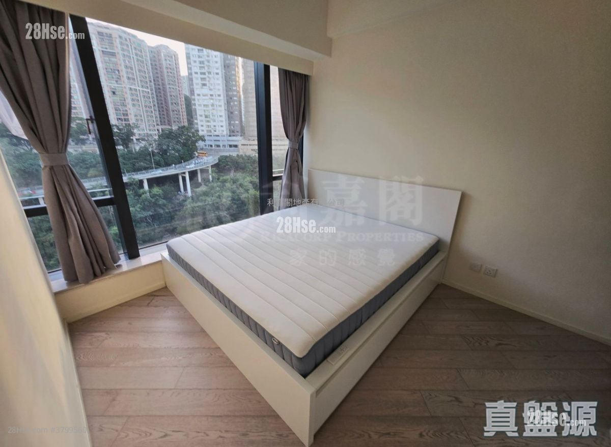 Fleur Pavilia Sell 3 Bedrooms 1,066 ft²