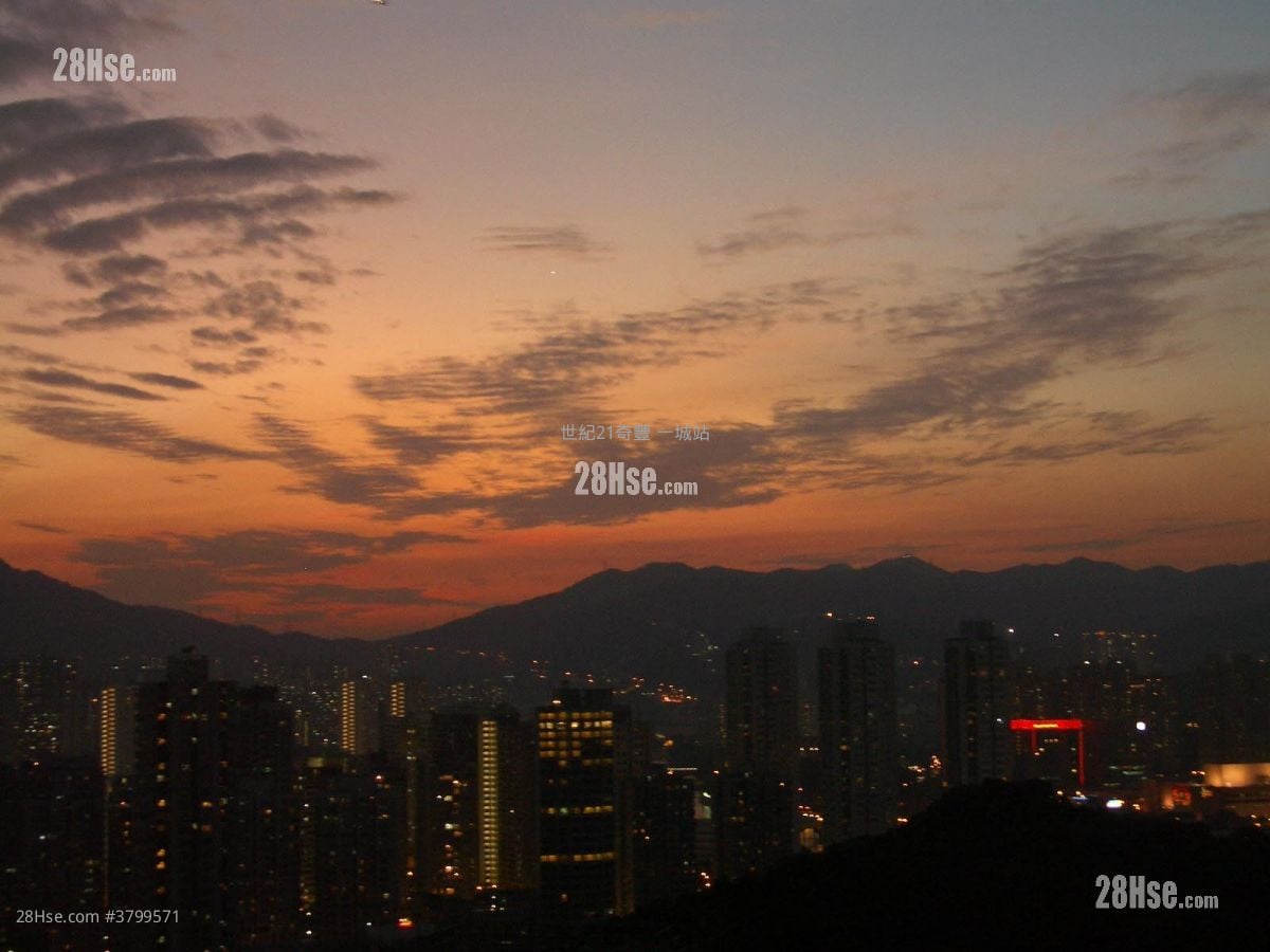 Sunshine Grove Sell 2 Bedrooms , 1 Bathroom 477 ft²