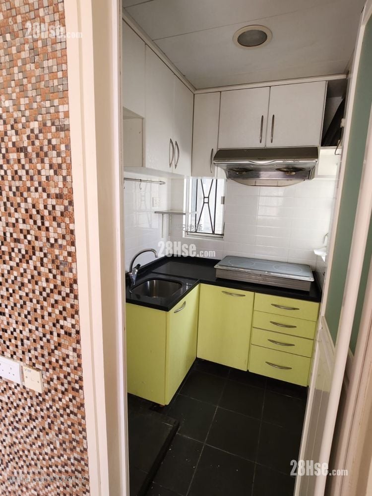 Yuk Lung Mansion Rental 2 Bedrooms , 1 Bathroom 288 ft²