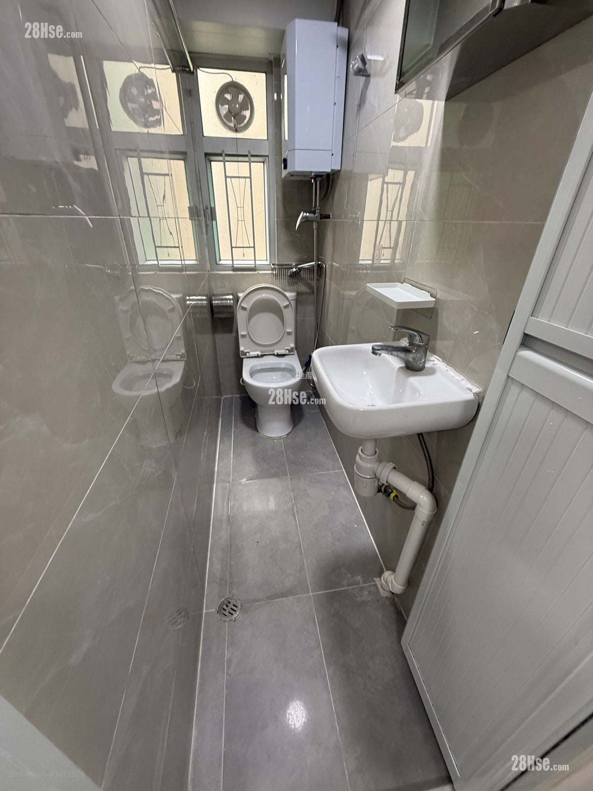 文华楼 租盘 2 房 , 1 浴室