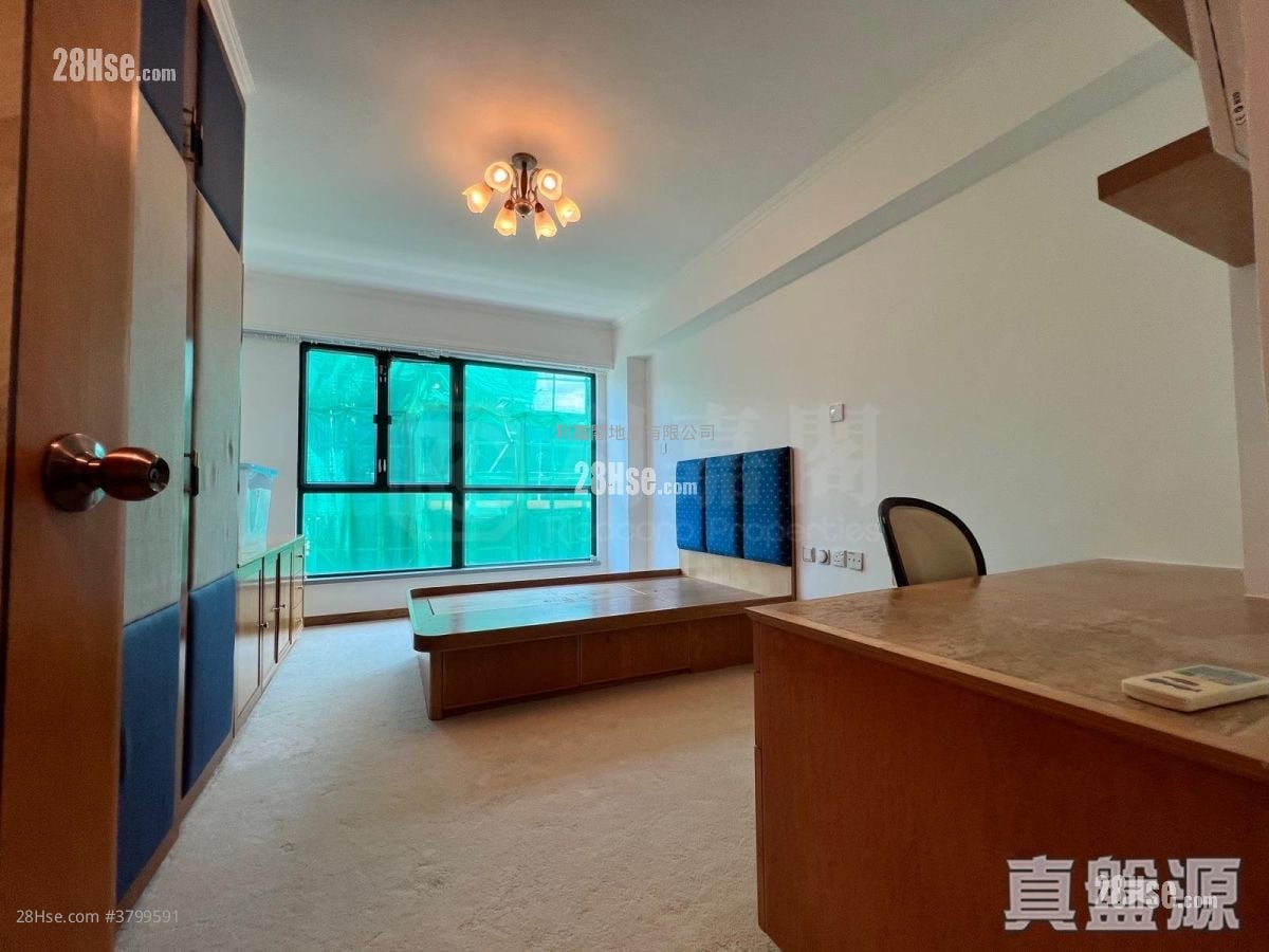 Emperor Place Sell 5+ Bedrooms 4,310 ft²