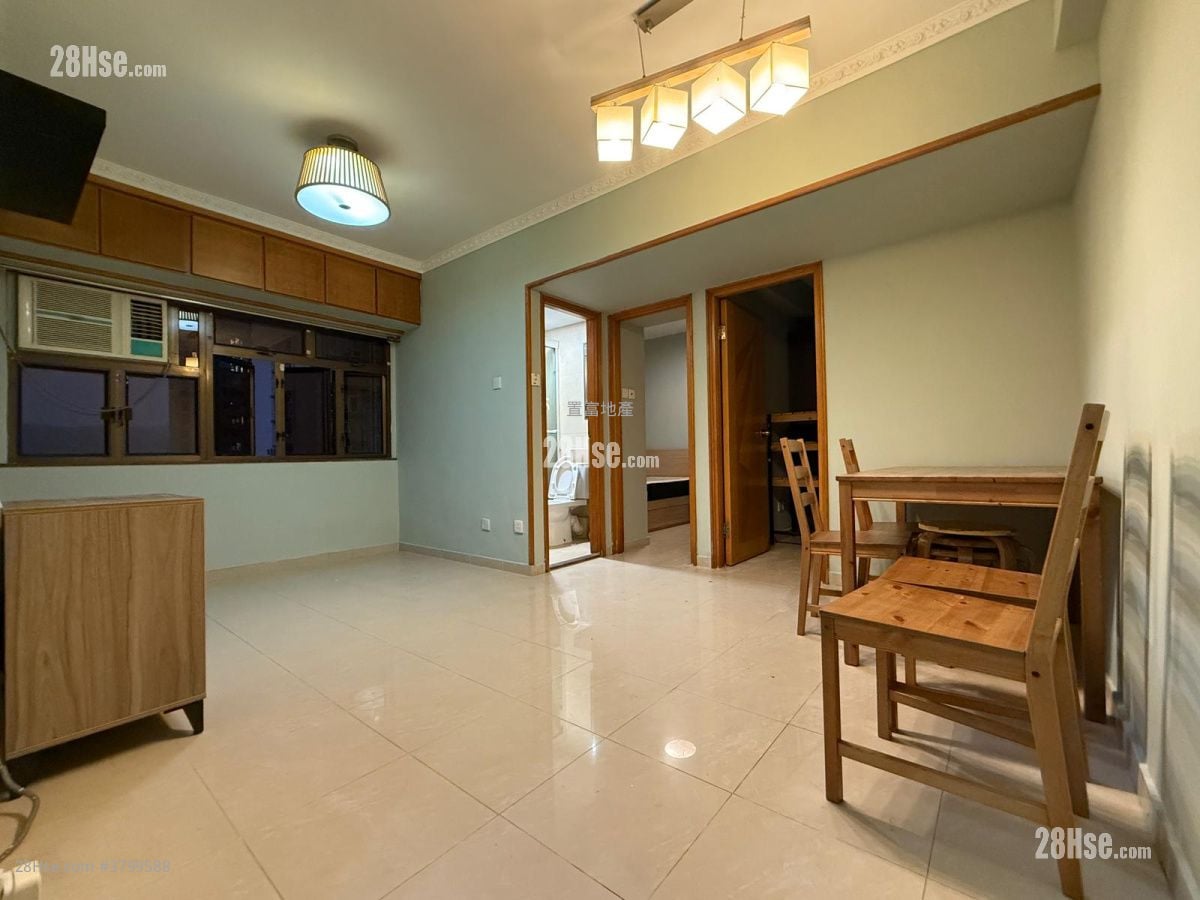 Yuet Lai Court Sell 2 Bedrooms , 1 Bathroom 421 ft²