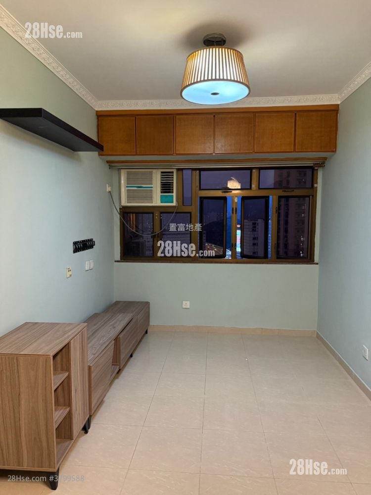 Yuet Lai Court Sell 2 Bedrooms , 1 Bathroom 421 ft²