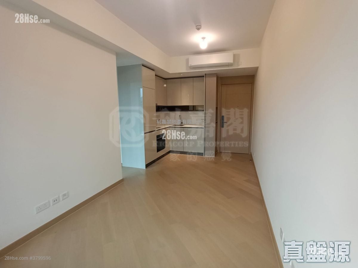 Grand Mayfair  Rental 2 Bedrooms , 1 Bathroom 445 ft²