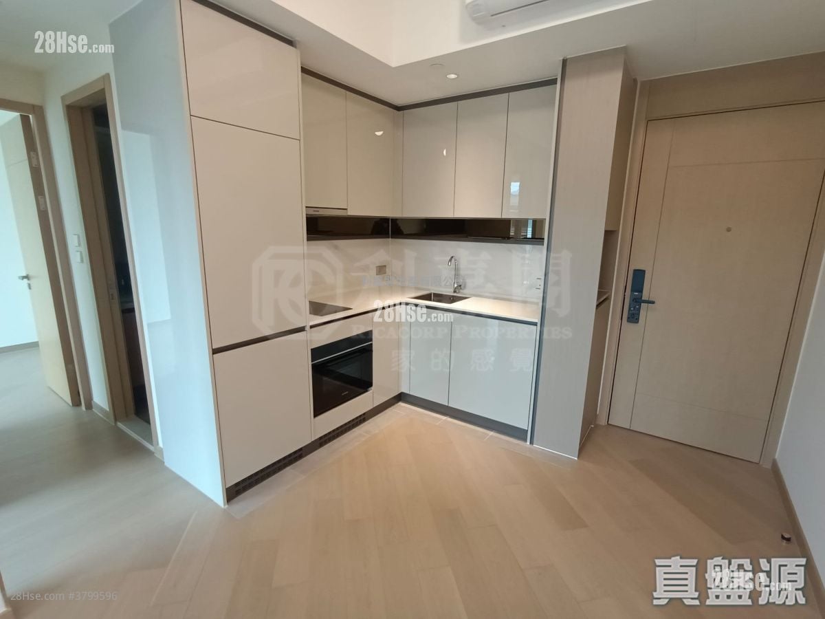 Grand Mayfair  Rental 2 Bedrooms , 1 Bathroom 445 ft²
