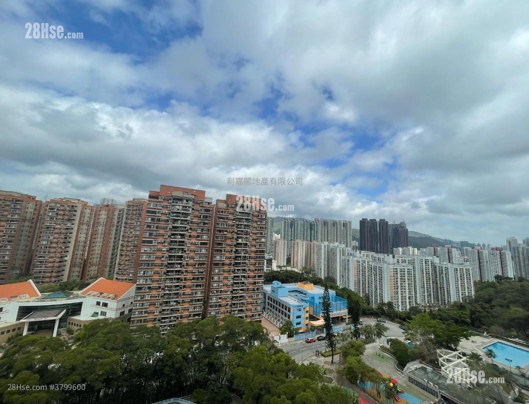 Julimount Garden Sell 3 Bedrooms , 2 Bathrooms 1,592 ft²