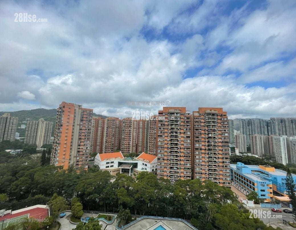 Julimount Garden Sell 3 Bedrooms , 2 Bathrooms 1,592 ft²