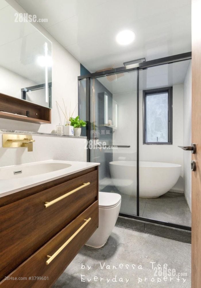 村屋 售盘 2 房 , 1 浴室 700 平方尺