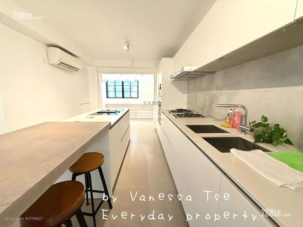 村屋 售盘 4 房 , 4 浴室 1,800 平方尺