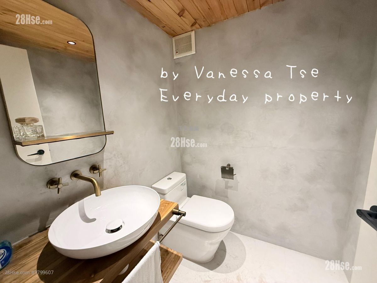 村屋 售盘 4 房 , 4 浴室 1,800 平方尺