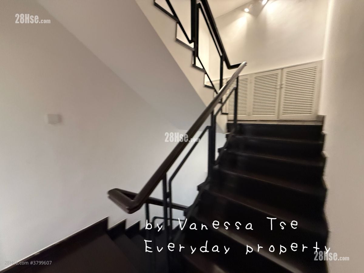 村屋 售盘 4 房 , 4 浴室 1,800 平方尺