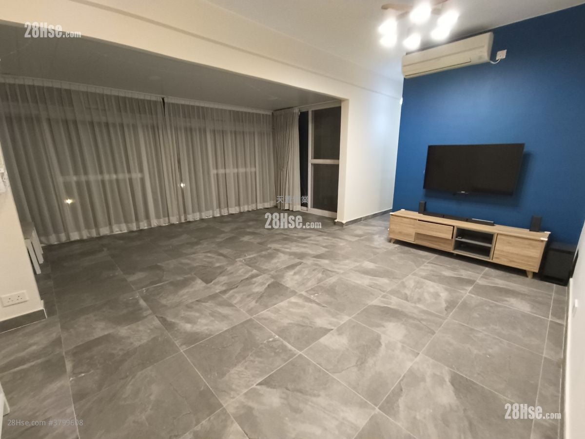 Villa Pinada House Rental 2 Bedrooms , 2 Bathrooms 580 ft²