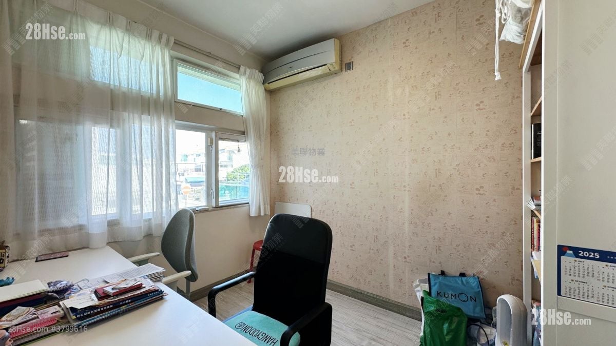 Fairview Park Sell 3 Bedrooms , 2 Bathrooms 915 ft²