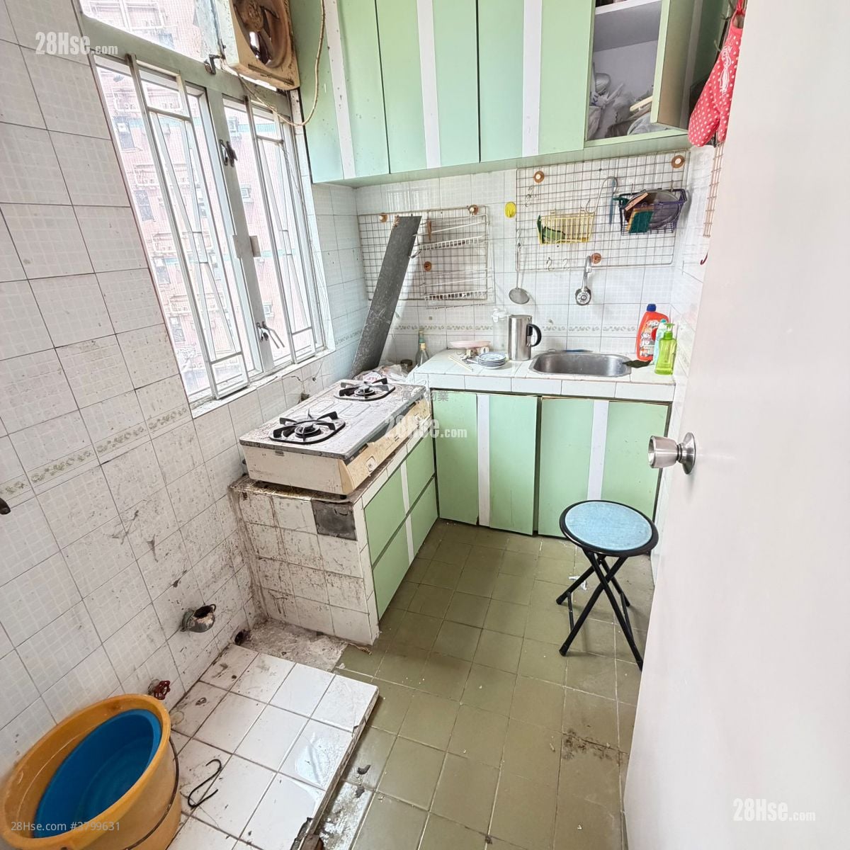 Yuet Fat Mansion Sell 2 Bedrooms , 1 Bathroom 447 ft²