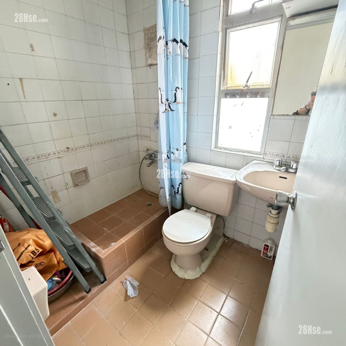 Yuet Fat Mansion Sell 2 Bedrooms , 1 Bathroom 447 ft²