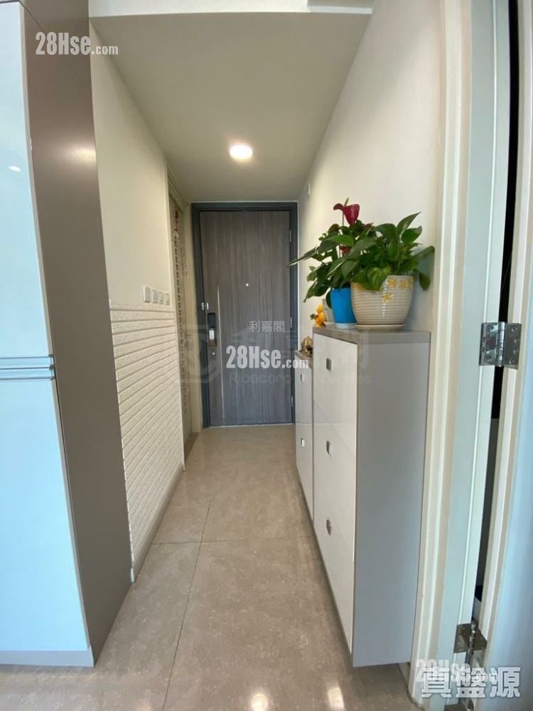 Yuccie Square Sell 2 Bedrooms 426 ft²