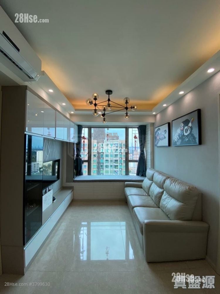 Yuccie Square Sell 2 Bedrooms 426 ft²