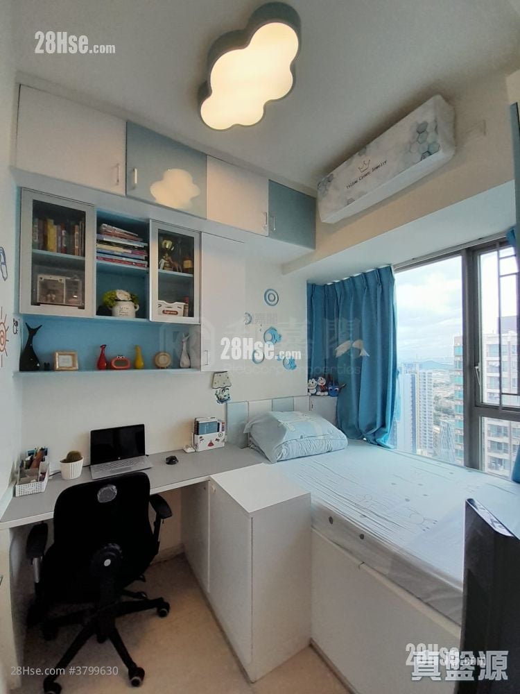 Yuccie Square Sell 2 Bedrooms 426 ft²