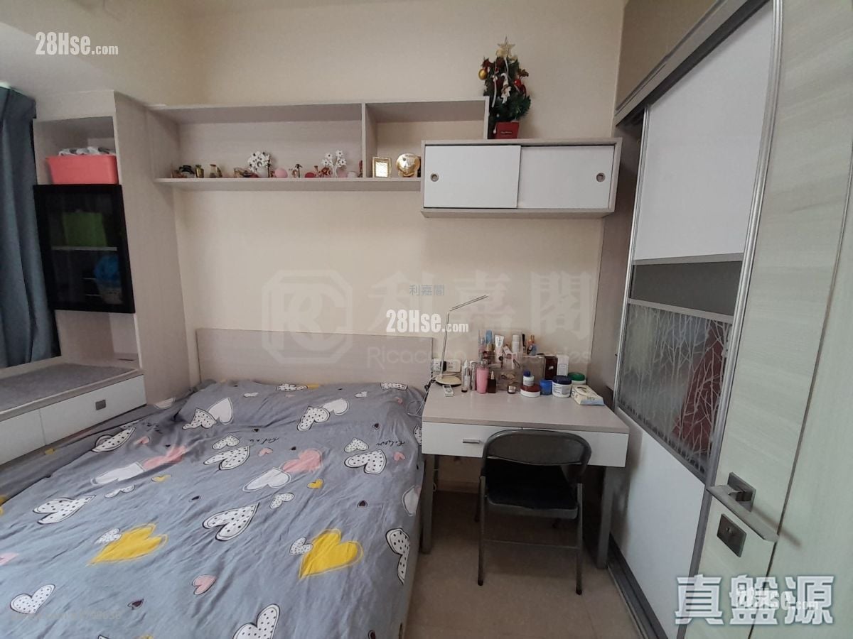 Yuccie Square Sell 2 Bedrooms 426 ft²