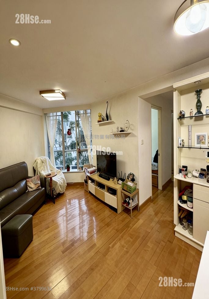 Whampoa Garden Sell 4 Bedrooms , 2 Bathrooms 755 ft²