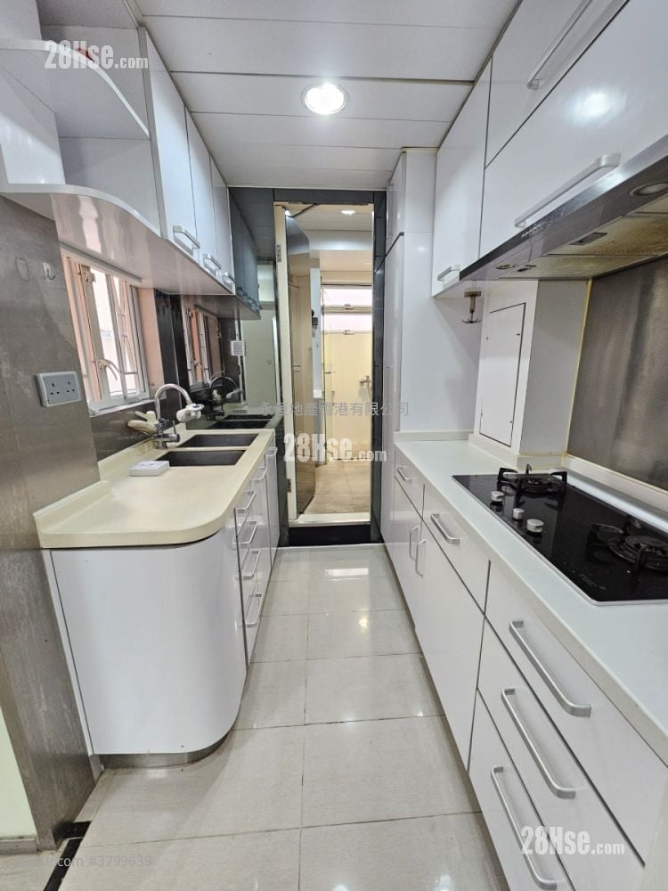 Chinese Mansion Rental 3 Bedrooms , 1 Bathroom 952 ft²