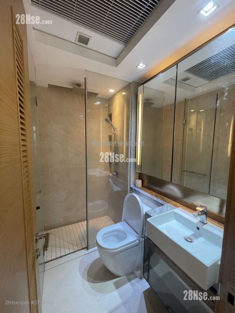 Century Link Rental 3 Bedrooms , 2 Bathrooms 638 ft²