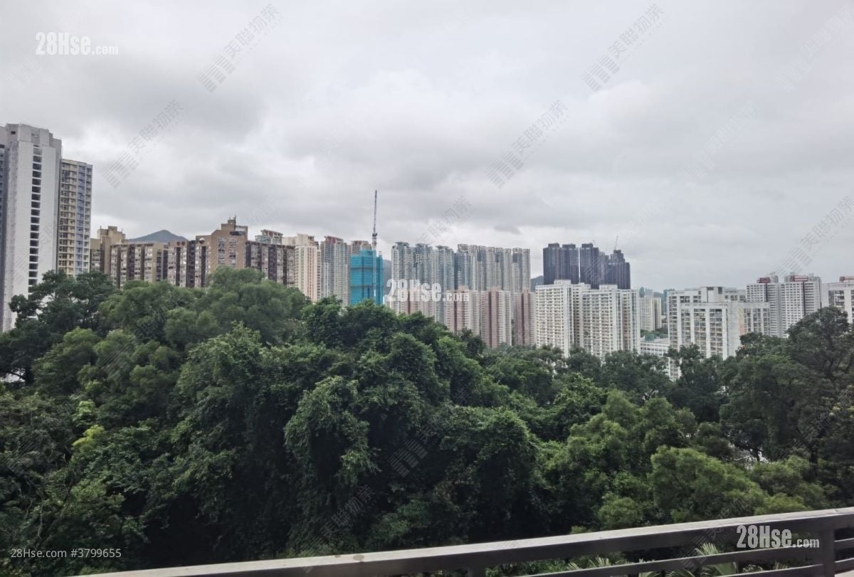 Parc Royale Sell 3 Bedrooms , 2 Bathrooms 942 ft²