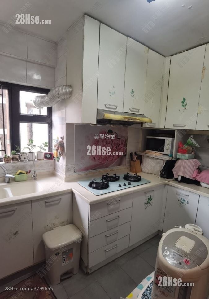 Parc Royale Sell 3 Bedrooms , 2 Bathrooms 942 ft²