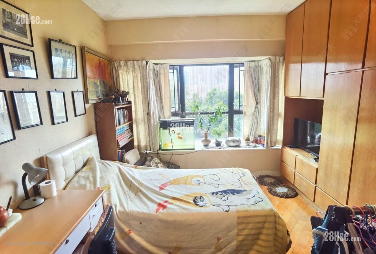 Parc Royale Sell 3 Bedrooms , 2 Bathrooms 942 ft²