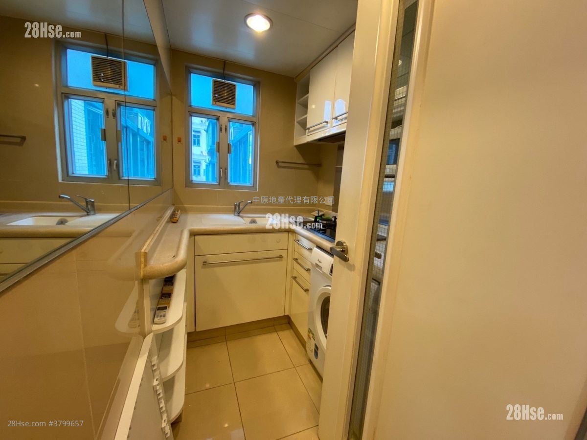 The Pacifica Sell 2 Bedrooms 441 ft²