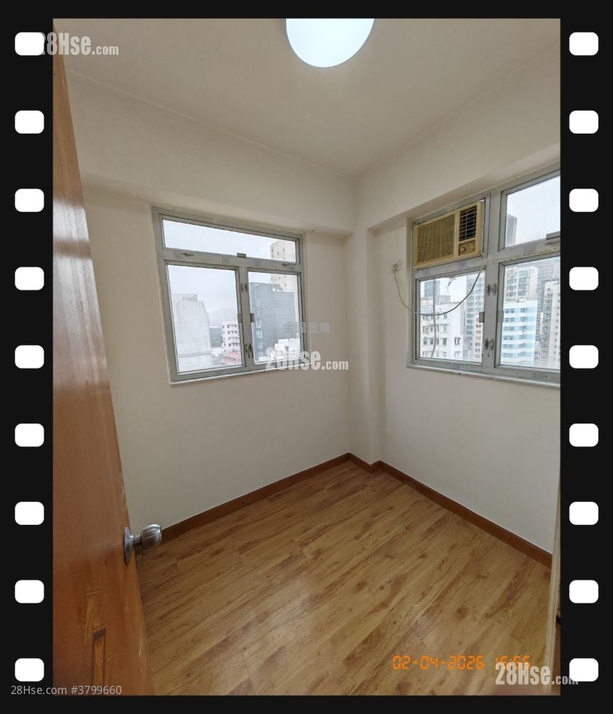 Kam Po Building Sell 2 Bedrooms , 1 Bathroom 328 ft²