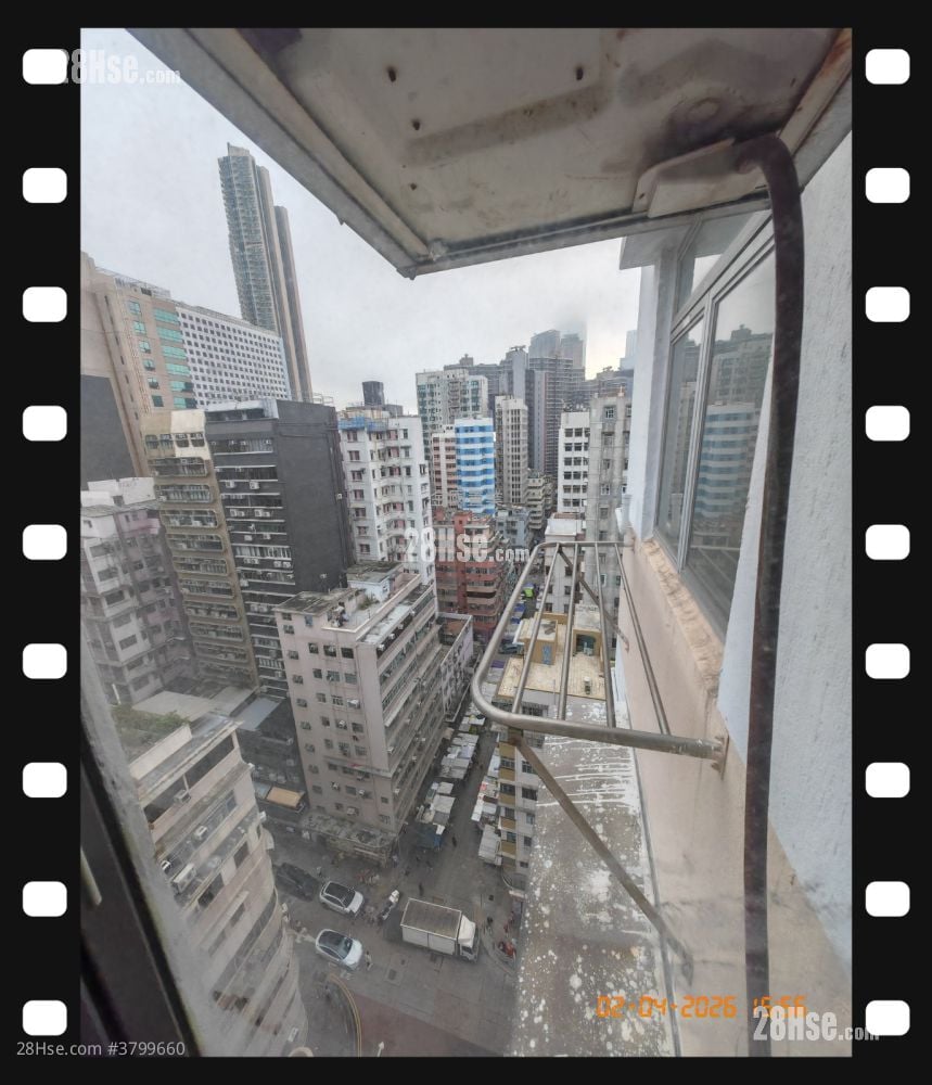 Kam Po Building Sell 2 Bedrooms , 1 Bathroom 328 ft²