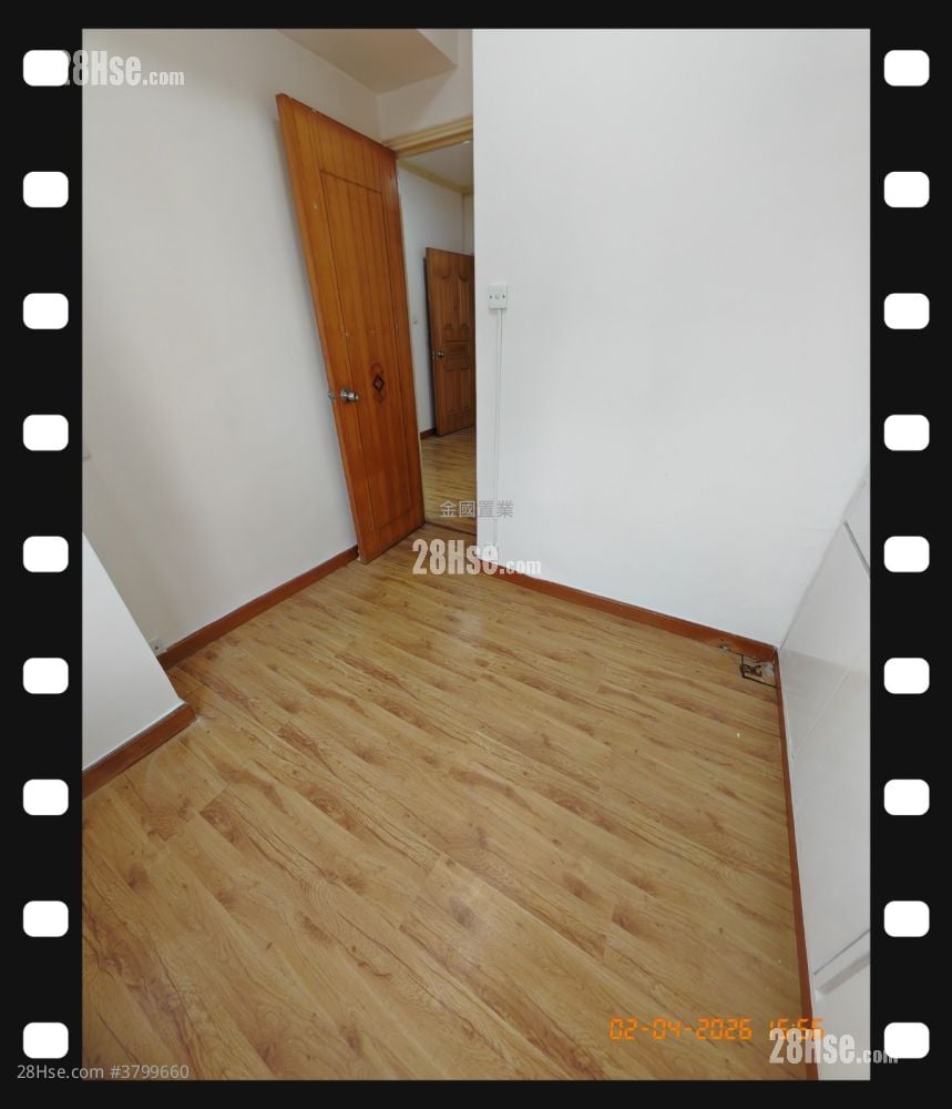 Kam Po Building Sell 2 Bedrooms , 1 Bathroom 328 ft²