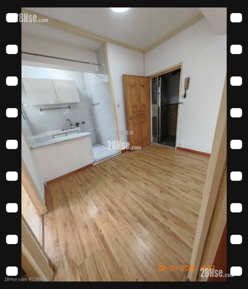 Kam Po Building Sell 2 Bedrooms , 1 Bathroom 328 ft²