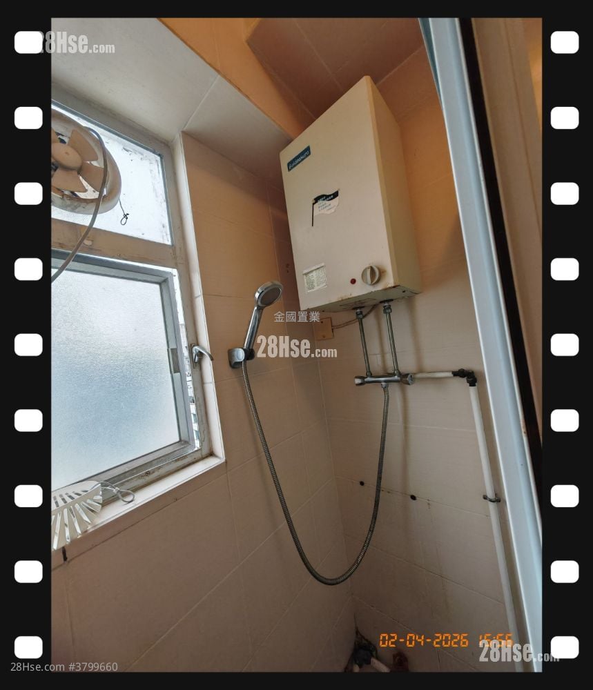 Kam Po Building Sell 2 Bedrooms , 1 Bathroom 328 ft²