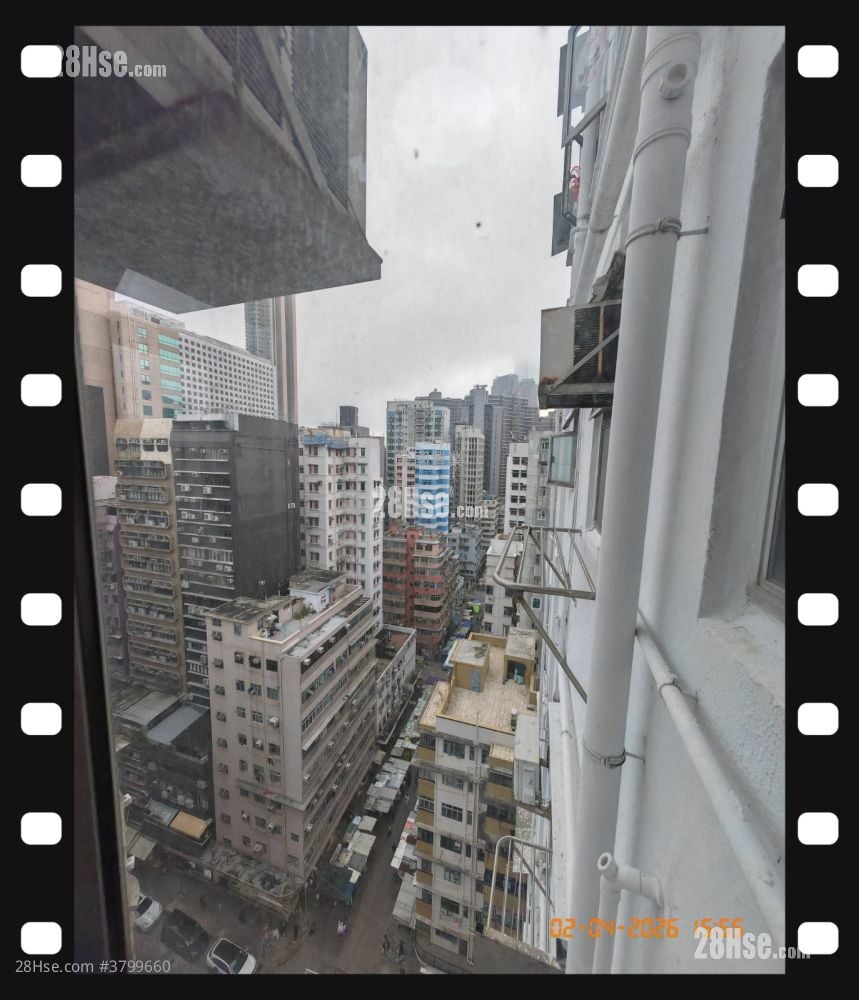 Kam Po Building Sell 2 Bedrooms , 1 Bathroom 328 ft²