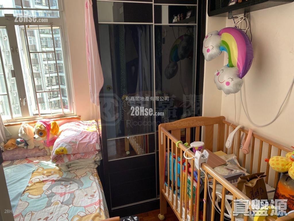 太古城 售盘 3 房 , 1 浴室 689 平方尺