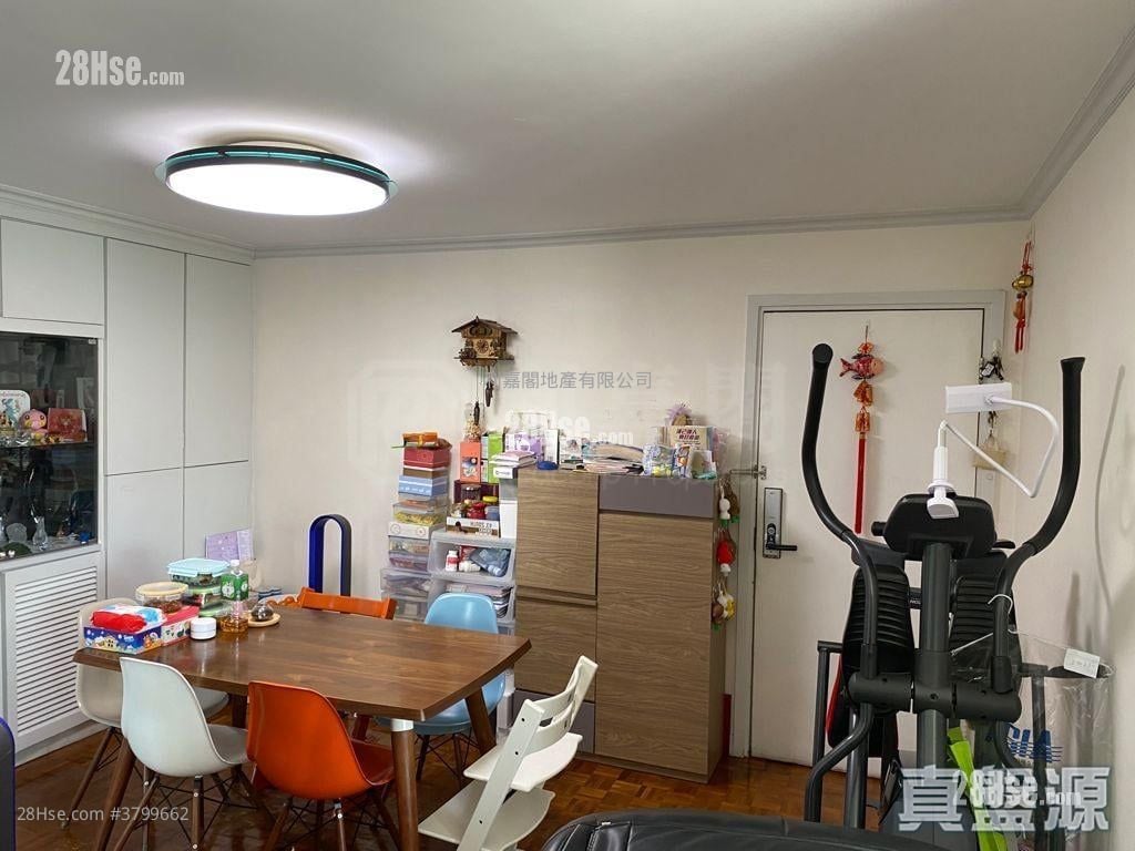 太古城 售盘 3 房 , 1 浴室 689 平方尺