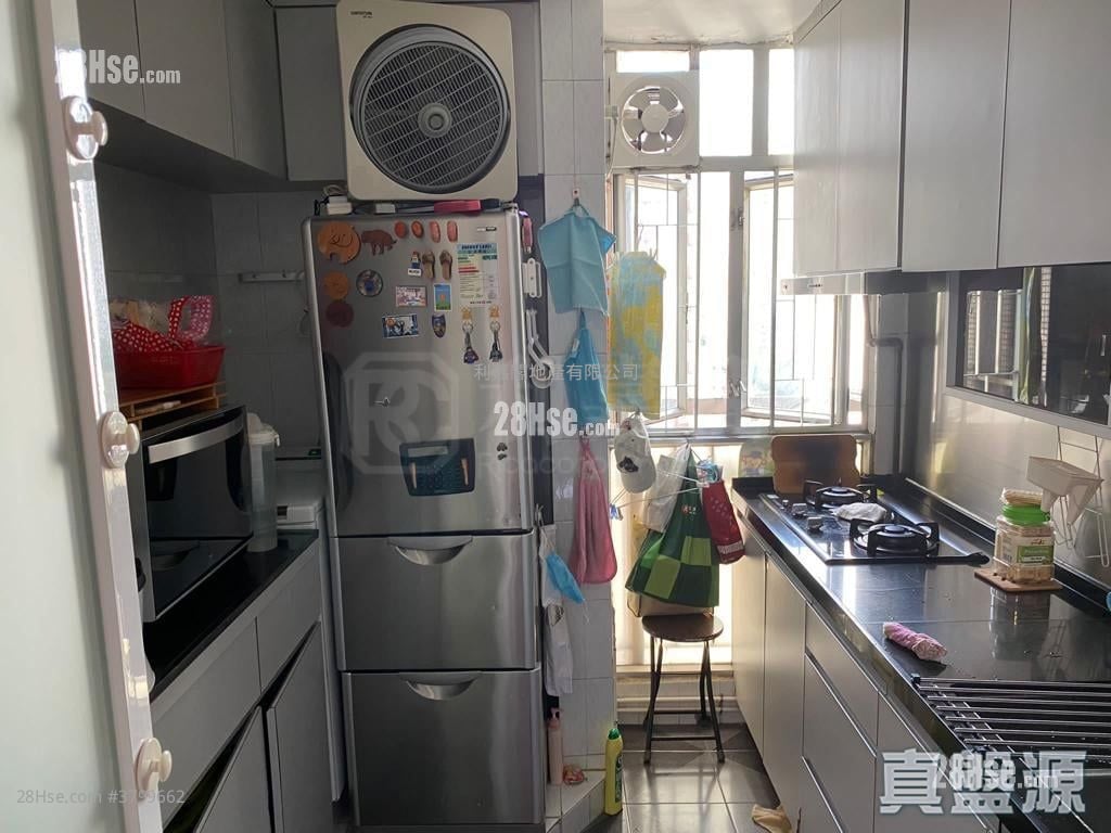 太古城 售盘 3 房 , 1 浴室 689 平方尺