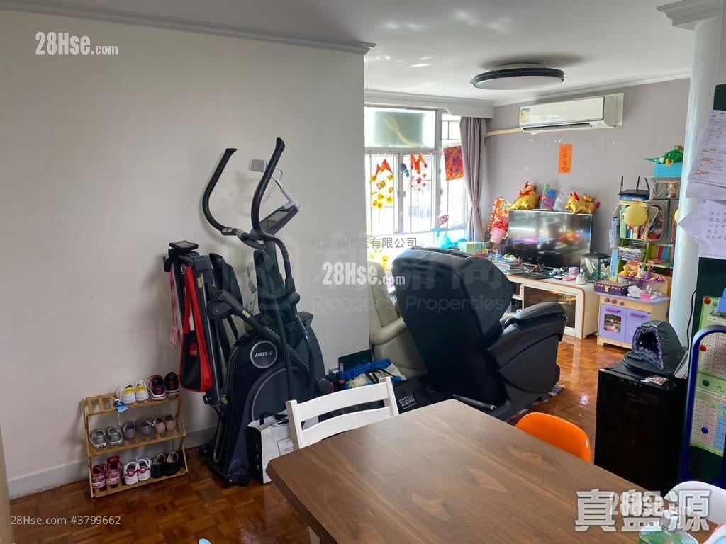 太古城 售盘 3 房 , 1 浴室 689 平方尺