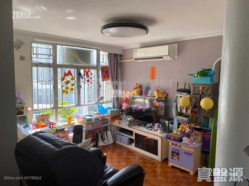 太古城 售盘 3 房 , 1 浴室 689 平方尺