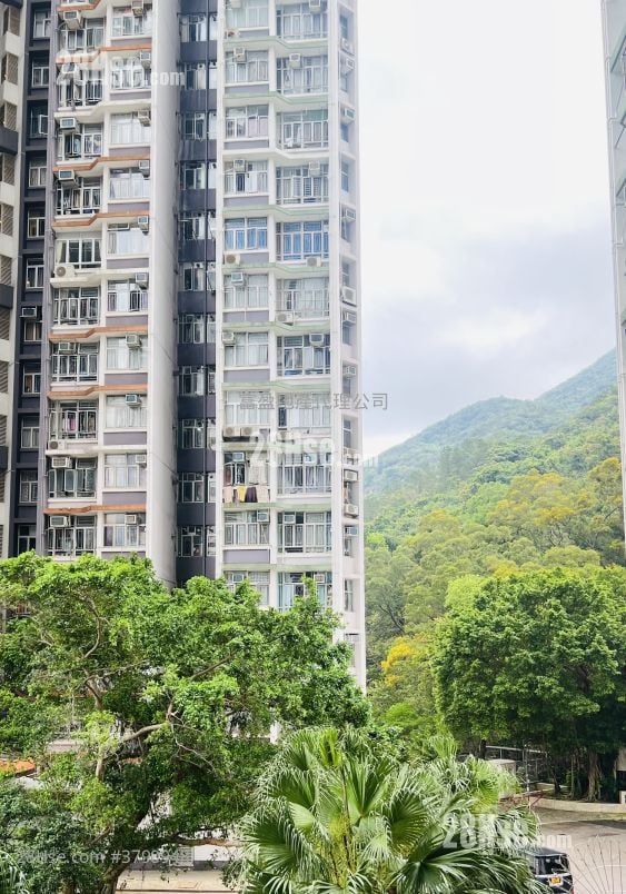 Tung Chun Court Sell 3 Bedrooms , 1 Bathroom 649 ft²