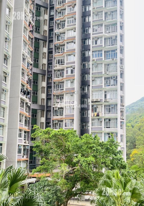 Tung Chun Court Sell 3 Bedrooms , 1 Bathroom 649 ft²