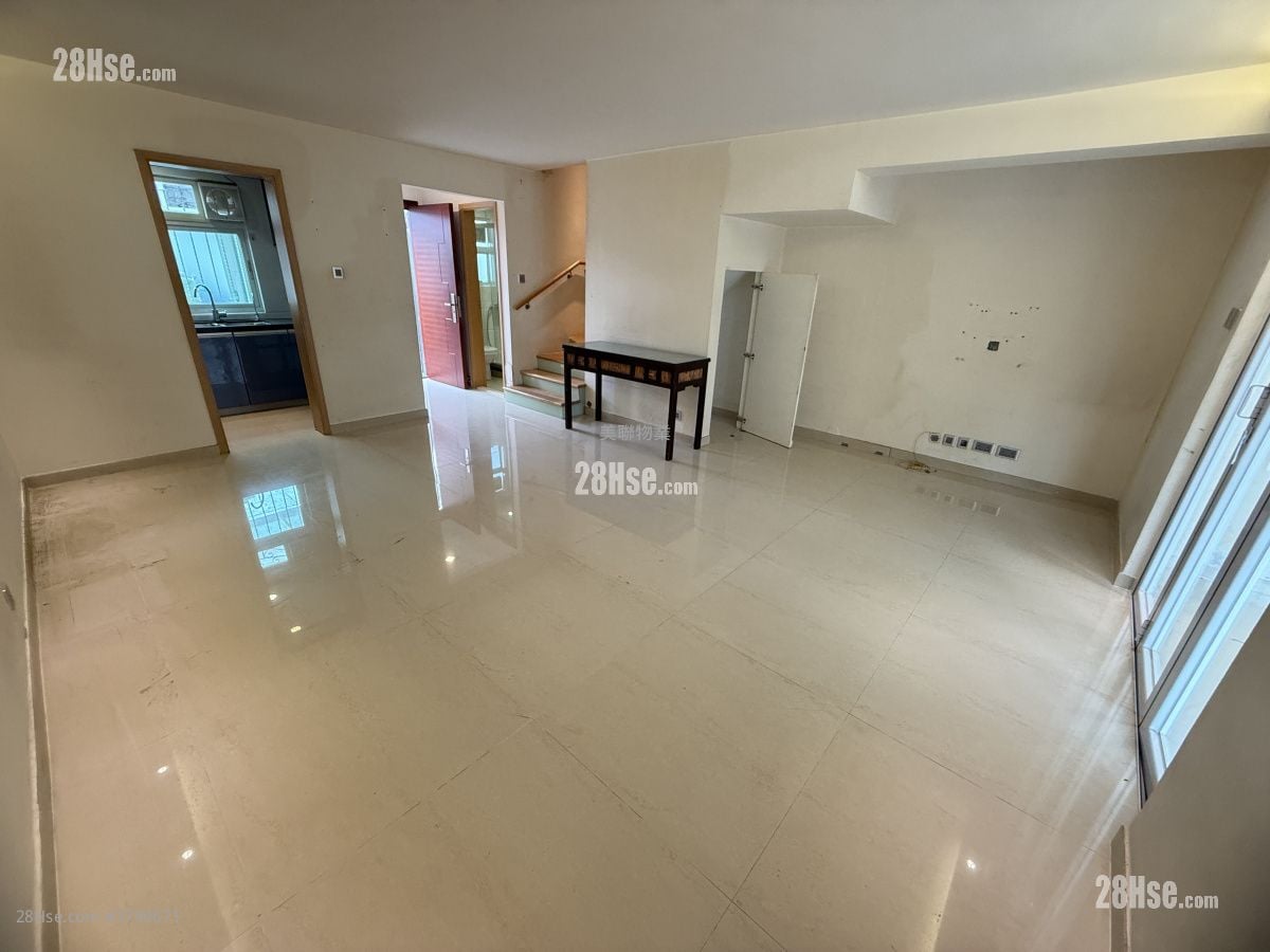 Fairview Park Sell 3 Bedrooms , 2 Bathrooms 848 ft²