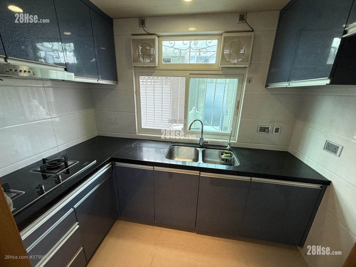 Fairview Park Sell 3 Bedrooms , 2 Bathrooms 848 ft²